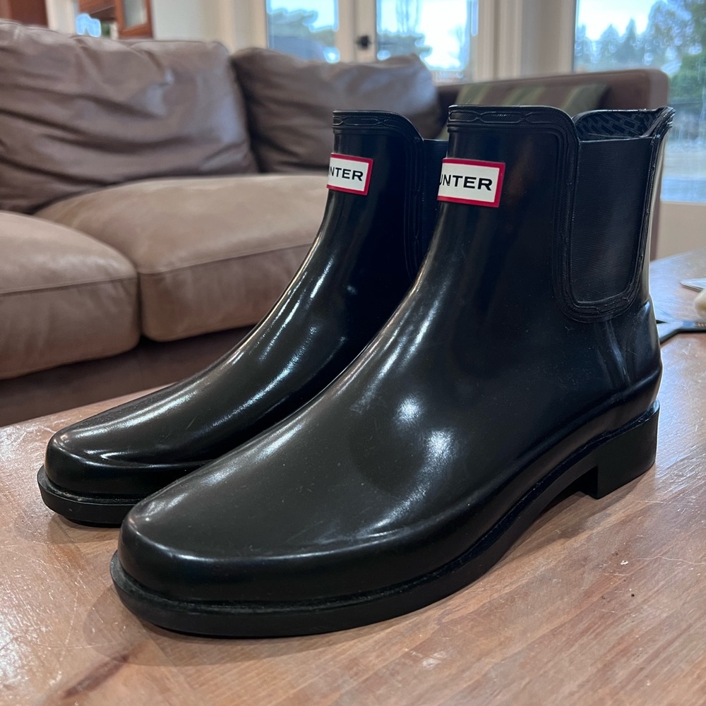 Hunter Gloss Black rainboots ankle booties
